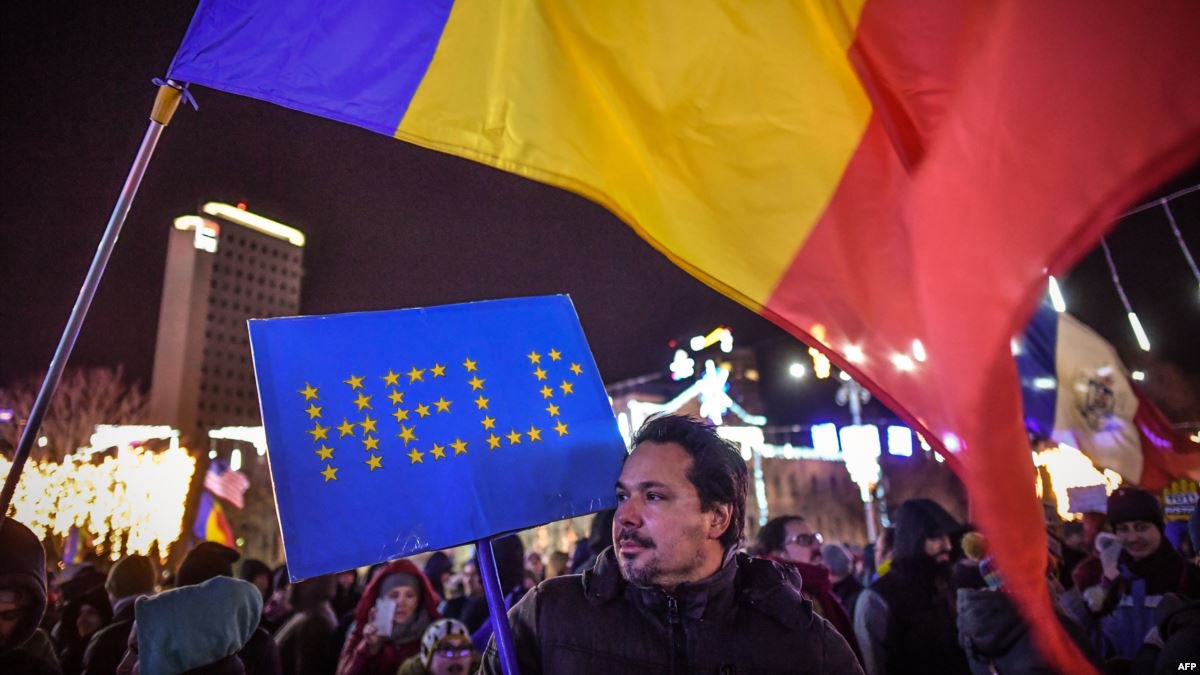 Romania lower house decriminalises abuse of office, opposition will challenge