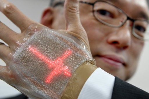 Japanese scientist builds skin message display