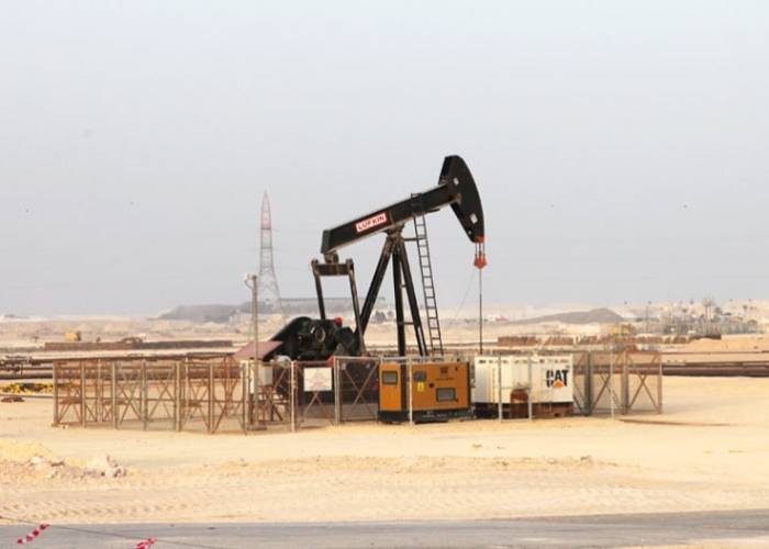 Industrial oils slip on subdued demand