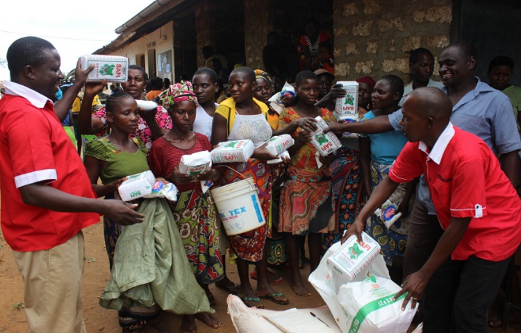 Kenyan Government distributes relief food to flood victims in Makueni Sub County