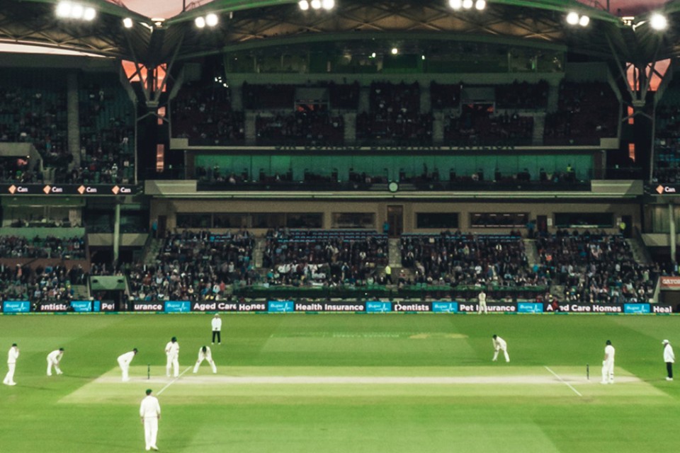 Cricket-Rain in Sydney stalls Australia's march towards victory