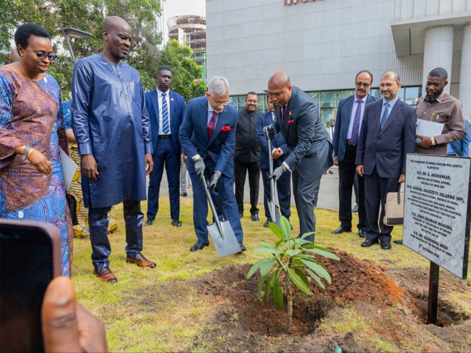 EAM Jaishankar joins Ghana ministers in planting sapling to mark ‘Ek ...