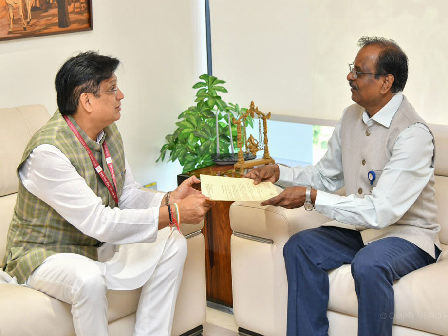 Karnataka's Initiative: Bridging Science and Students with ISRO's Help