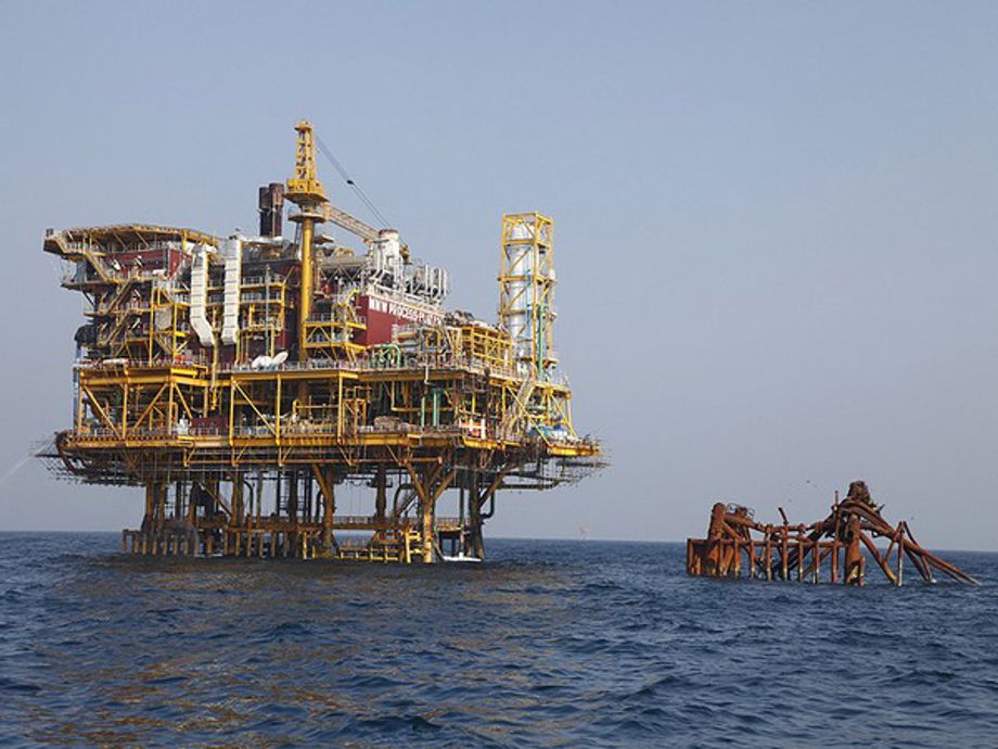 ONGC signs six contracts for Discovered Small Fields in offshore, three ...