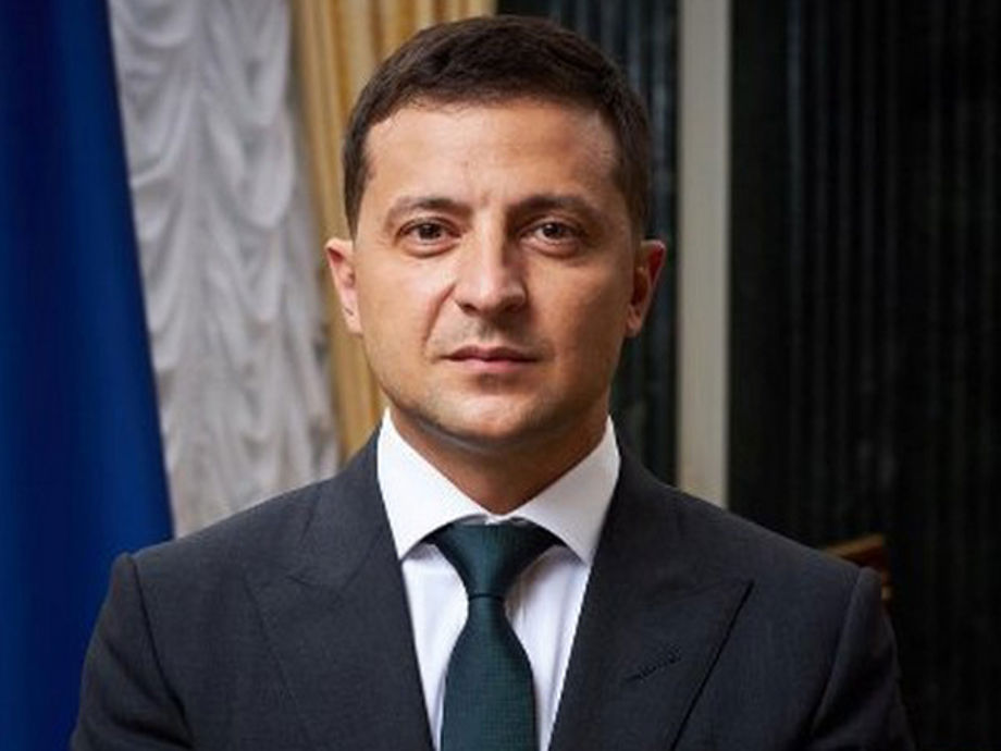 WRAPUP 4-Zelenskiy takes pitch for weapons, EU membership talks to Brussels