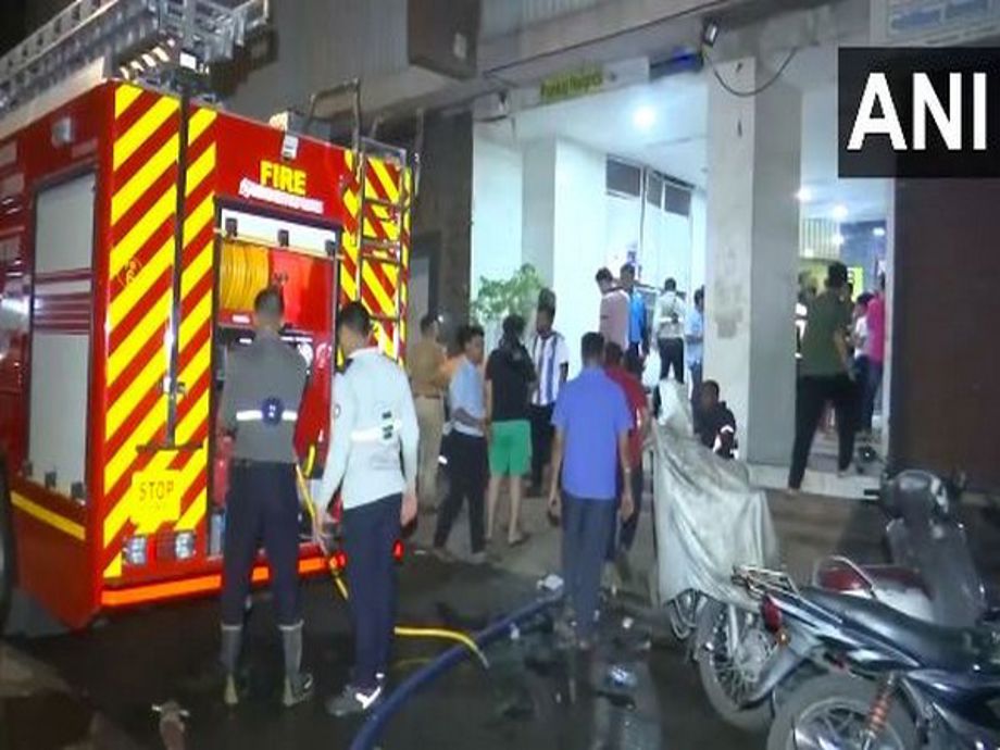 Massive fire breaks out in Mumbai building, no injuries reported ...