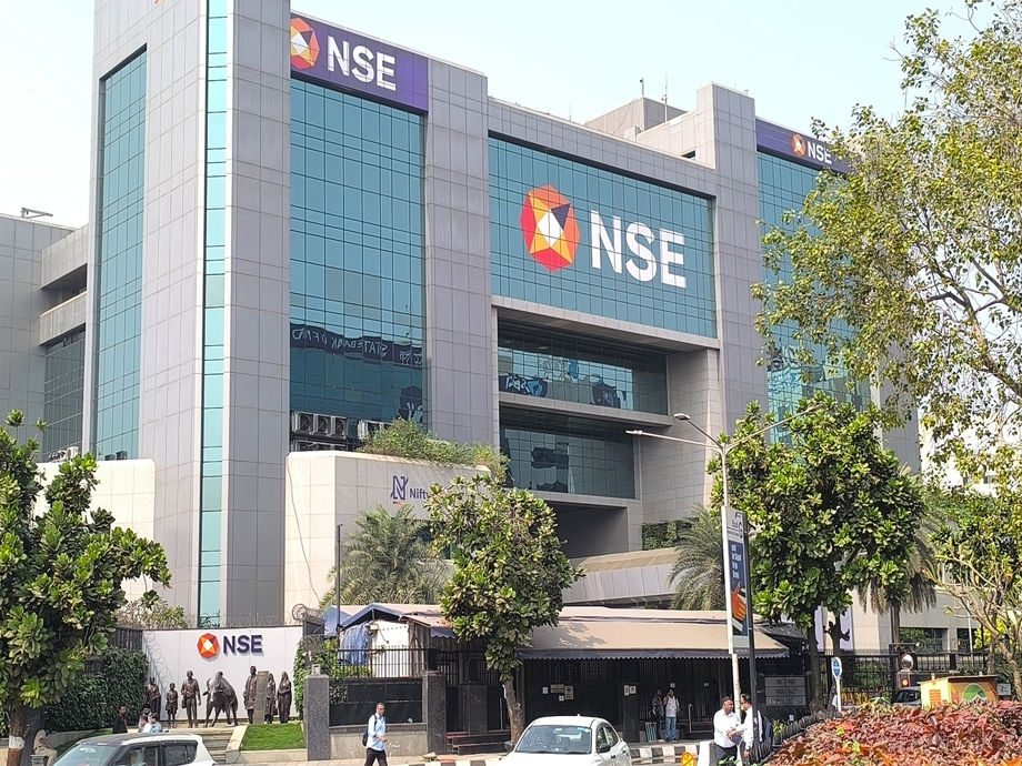 Equity Markets Steady Amid Crude Oil and Geopolitical Challenges