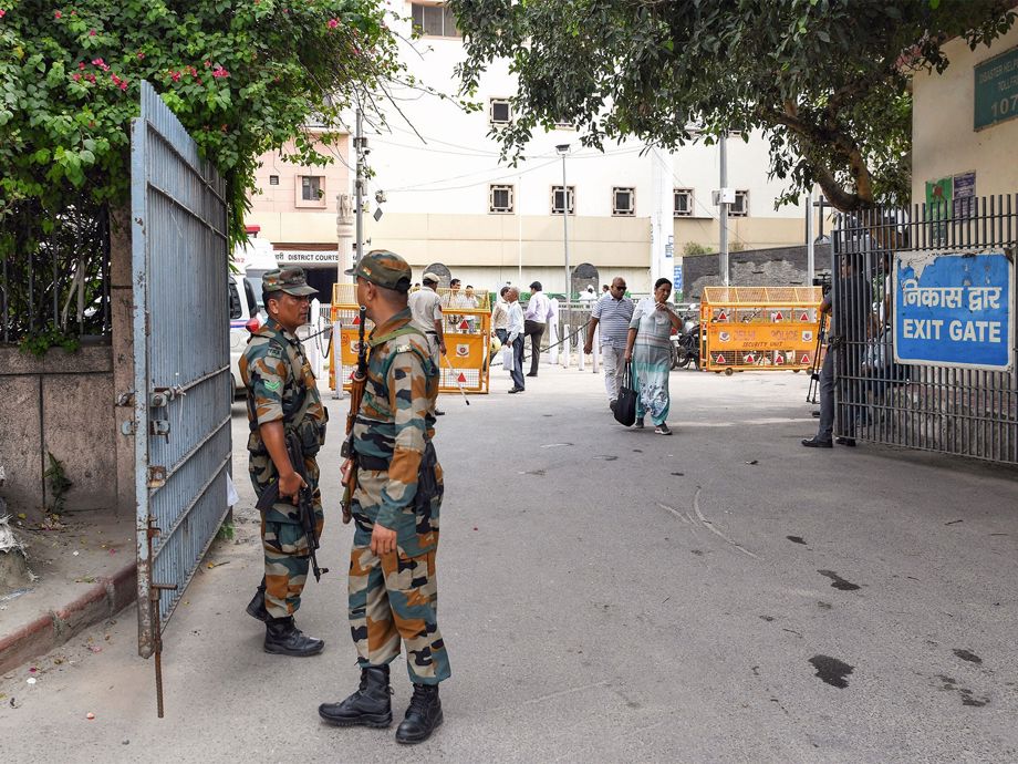 Delhi Court grants bail to senior citizen accused of US visa fraud ...