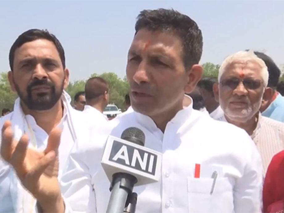 "PM Modi is a showman," says MP Congress chief Jitu Patwari ahead of PM ...