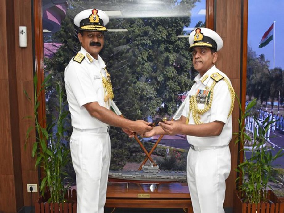 Vice Admiral V Srinivas takes over as Flag Officer Commanding-in-Chief ...