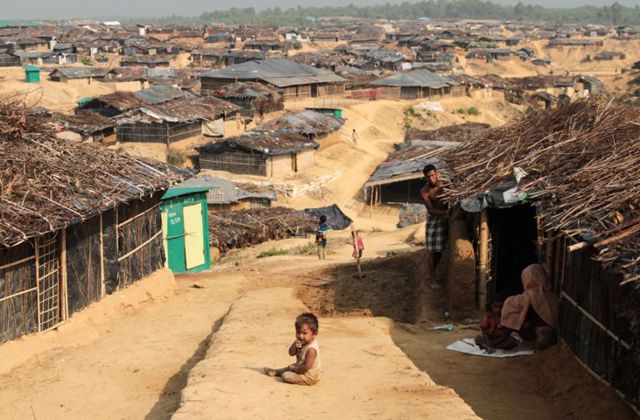 How long do SHS companies take to become sustainable in humanitarian settings?