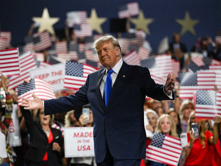 US Politics: Trump's Allies, Controversies, and Economic Factors