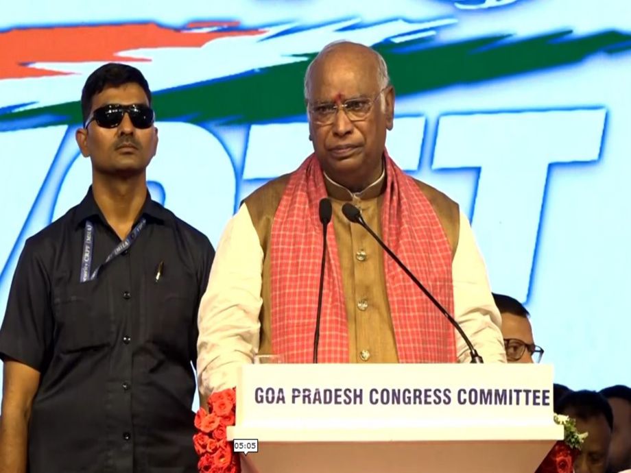 Kharge Targets BJP-RSS: Questions Legacy, Calls for Unity