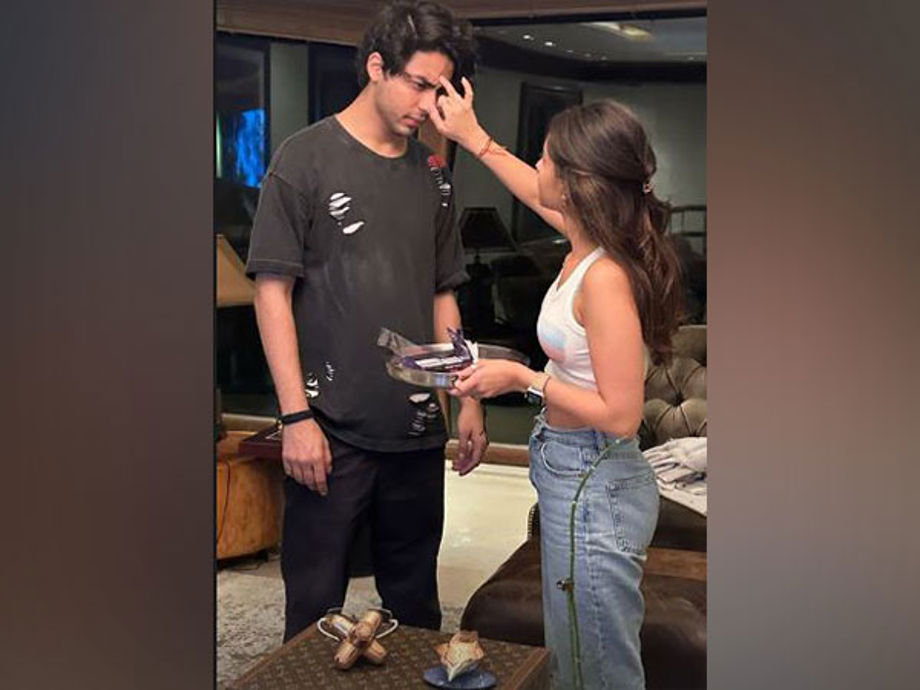 Khan Raksha Shah Rukh Khan's Sons Celebrate Raksha Bandhan and Join 'The Lion King ...