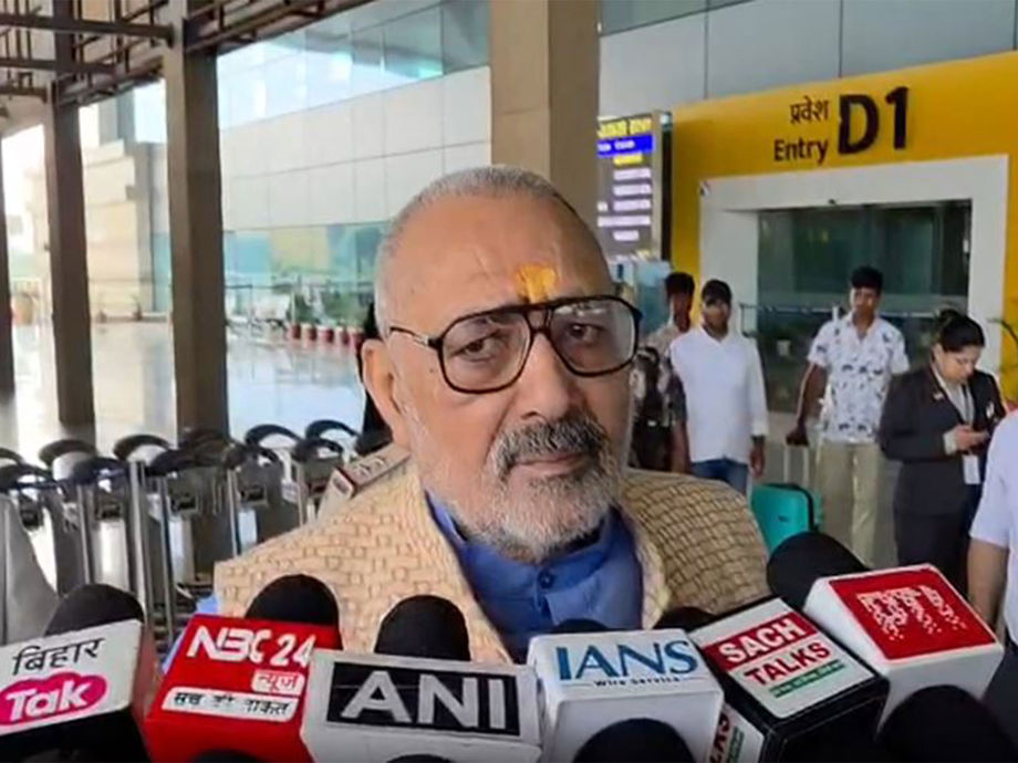 गिरिराज सिंह ने पीएम मोदी का समर्थन करते हुए कहा: टीएमसी ने बंगाल को लूटपाट के जरिए लगभग बर्बाद कर दिया