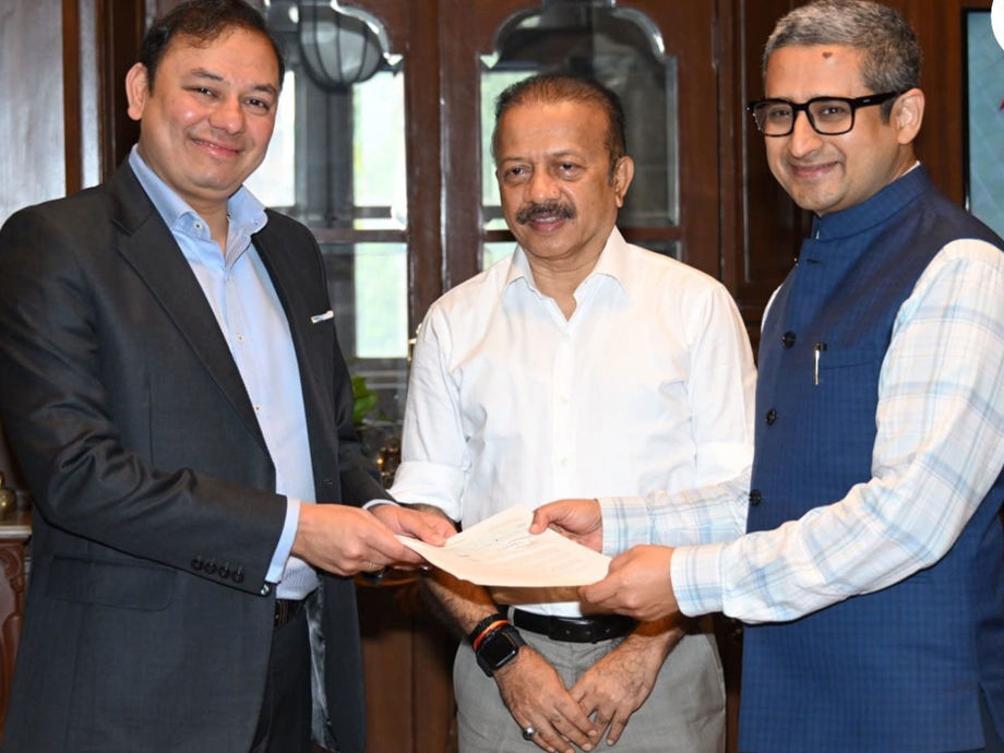 Pranav Adani contributes Rs 15 crore for adding 100 new cars to Mumbai Police fleet, salutes its work to keep city safe