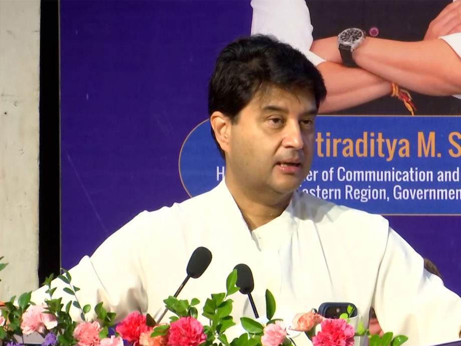 Scindia calls on C-DOT to lead India's 6G push, take indigenous telecom technologies global