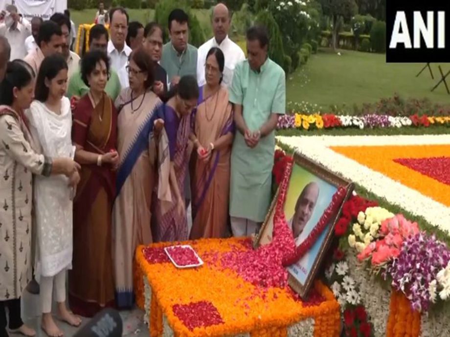 आंध्र प्रदेश में 103वीं जयंती पर NTR को श्रद्धांजलि