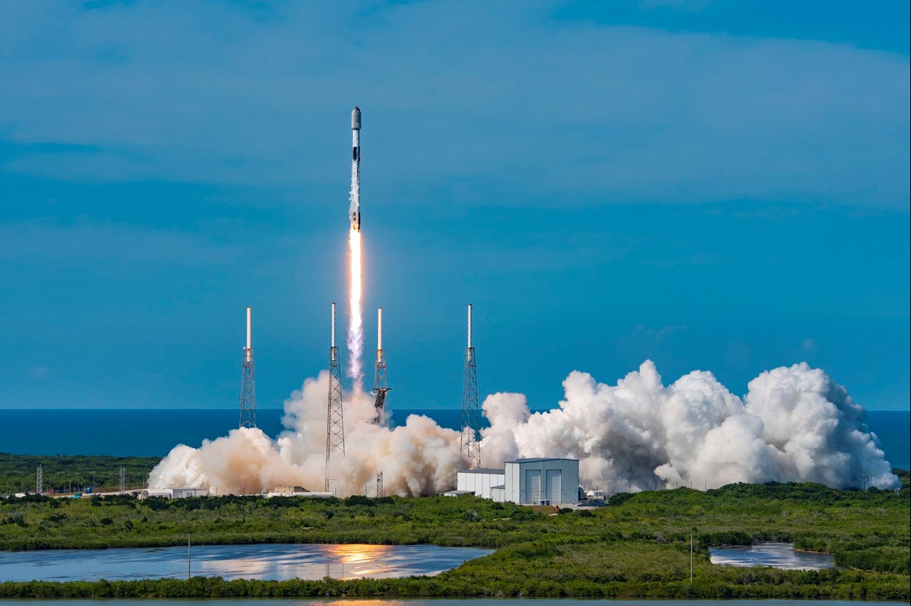 SpaceX vise à lancer 22 satellites Starlink samedi