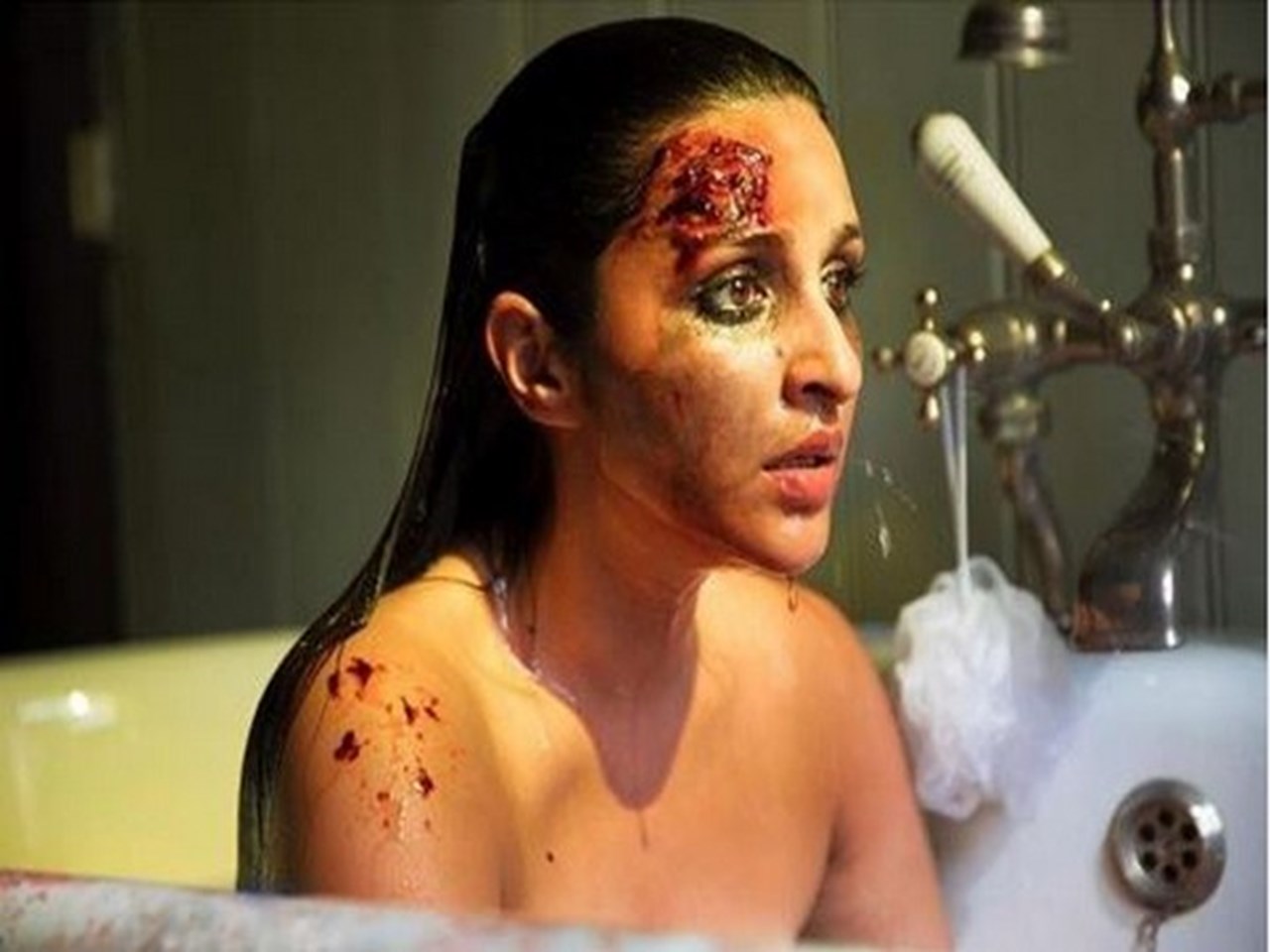 1280px x 960px - Parineeti Chopra's look from 'The Girl on the Train' will give you  goosebumps! | Entertainment