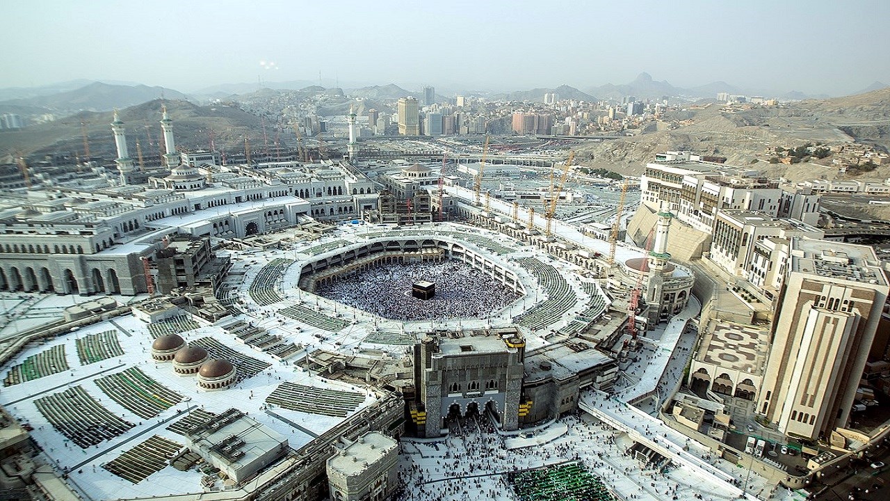 كيف تبدو الحياة في مكة؟  بالنسبة للسكان ، فإن أقدس المواقع الإسلامية هي ببساطة موطنهم