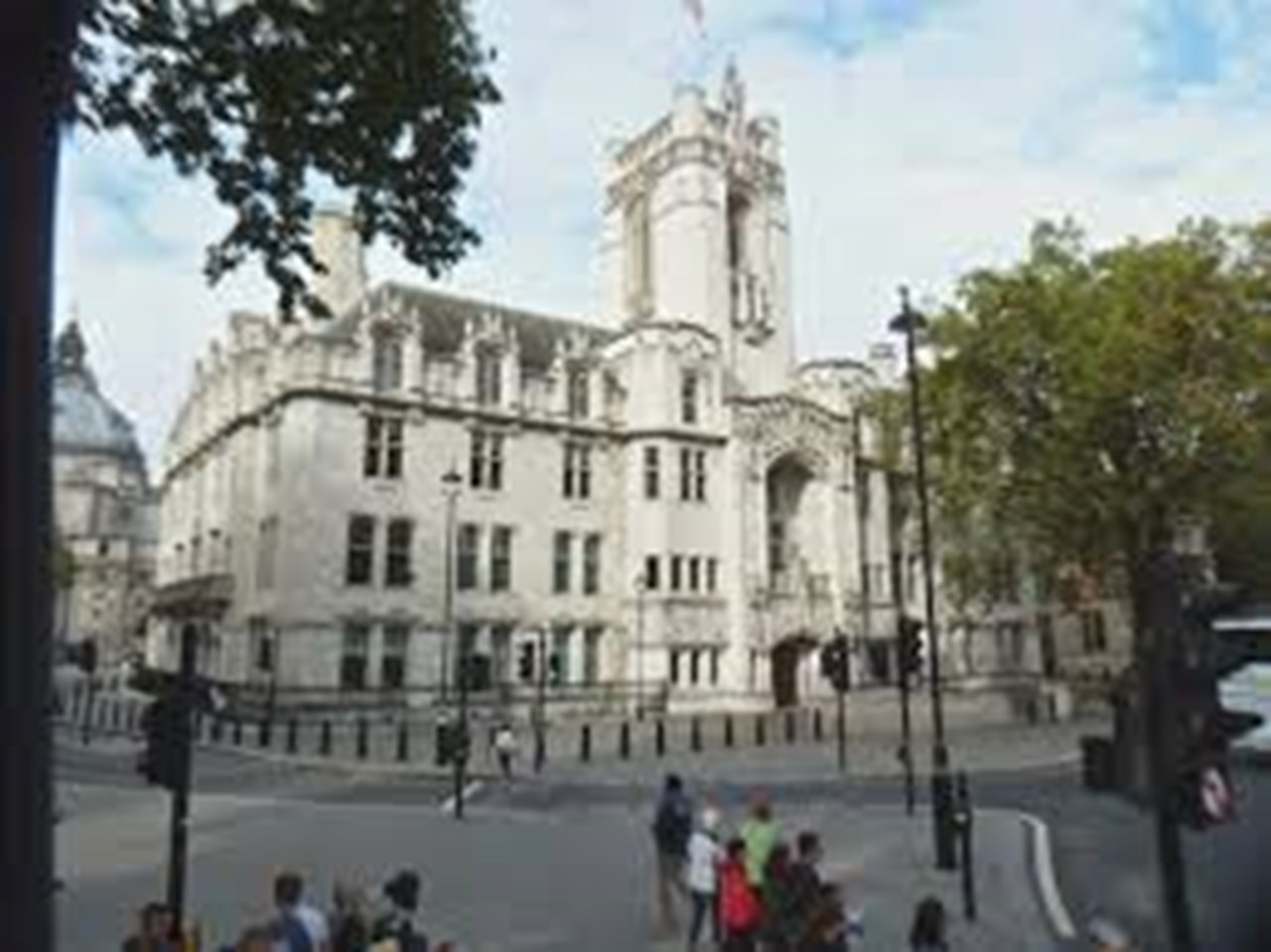 2 killed as truck overturns on eatery in Alipurduar | Law-Order