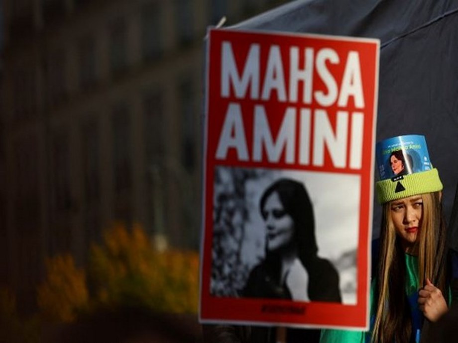 Des actrices françaises se sont coupées les cheveux pour protester contre la mort de Mahsa Amini