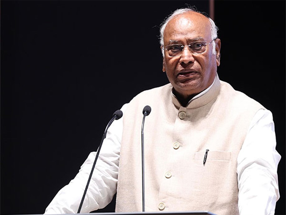 Congress President Kharge Undergoes Pacemaker Procedure, Stable and Recovering Congress President Kharge Undergoes Pacemaker Procedure, Stable and Recovering