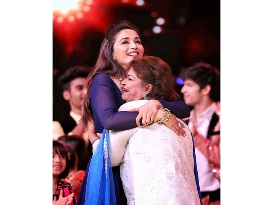 Madhuri Dixit Remembers Saroj Khan: A Dance Legacy Madhuri Dixit Remembers Saroj Khan: A Dance Legacy