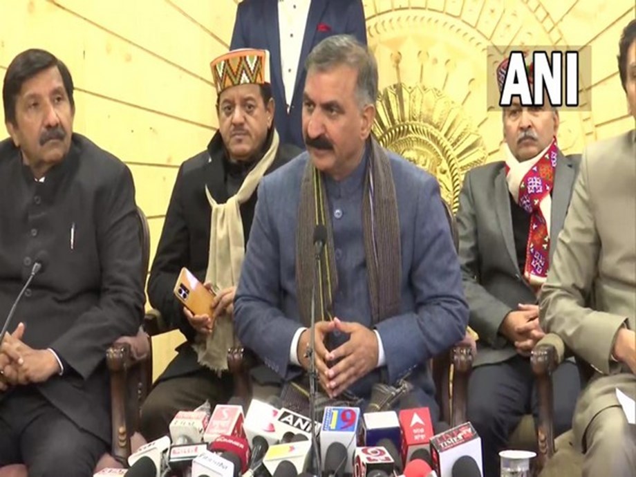 Himachal Pradesh: CM donates first salary to Chief Minister Sukhashray Sahayata Kosh Himachal Pradesh: CM donates first salary to Chief Minister Sukhashray Sahayata Kosh