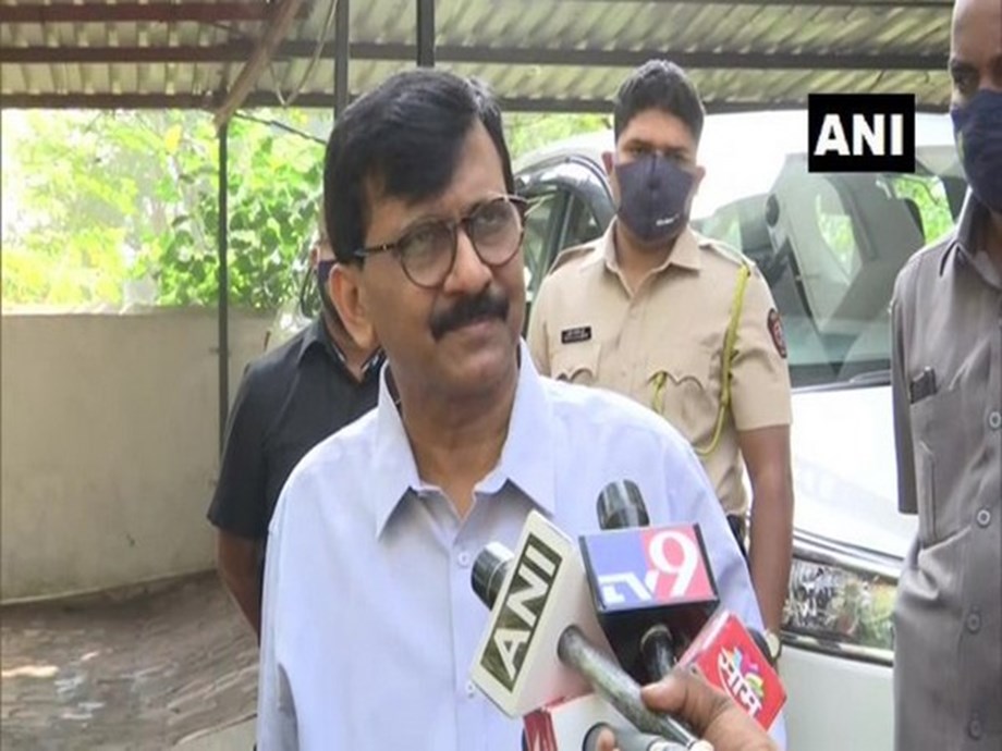 Sanjay Raut to visit Singhu, Ghazipur borders to meet protesting farmers Sanjay Raut to visit Singhu, Ghazipur borders to meet protesting farmers