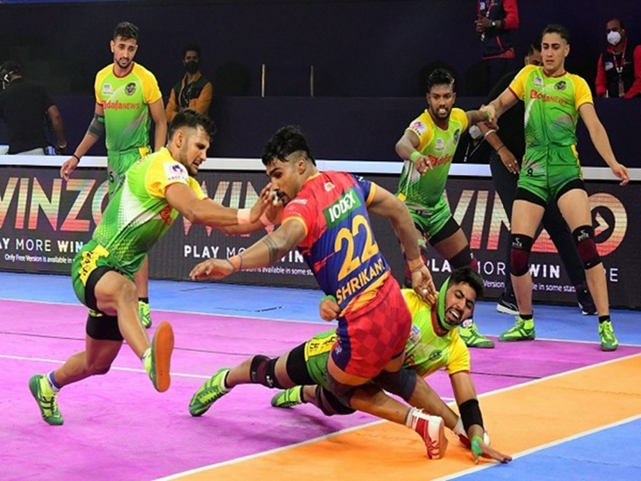 PKL: UP Yoddha go down 35-37 to Patna Pirates PKL: UP Yoddha go down 35-37 to Patna Pirates