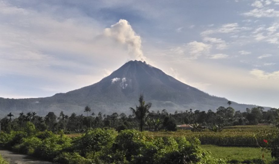 Volcano in eastern Congo erupts, triggering panic in Goma Volcano in eastern Congo erupts, triggering panic in Goma