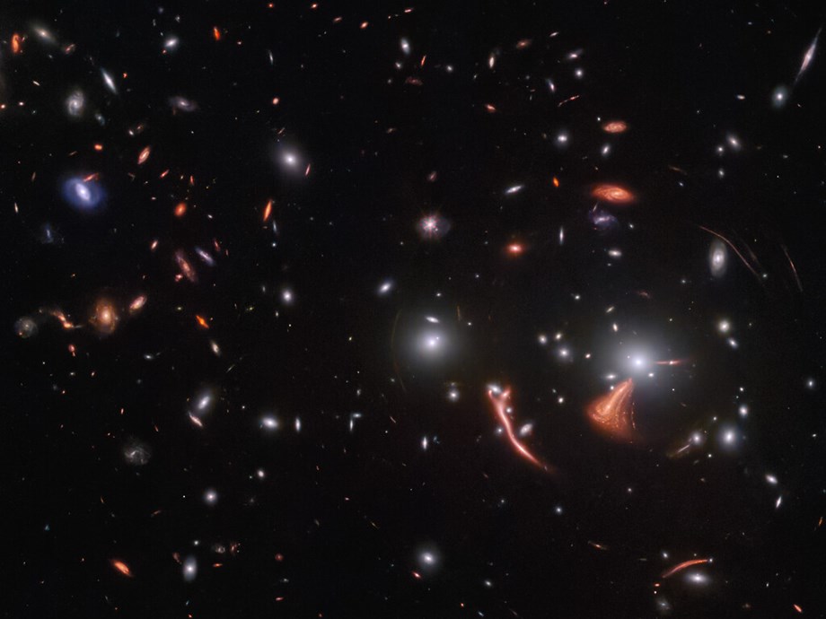 Webb probes star formation in distant galaxies Webb probes star formation in distant galaxies
