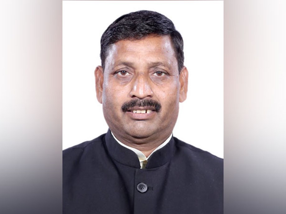 Case registered against BJP MP for misbehaving with priests at Jageshwar temple Case registered against BJP MP for misbehaving with priests at Jageshwar temple