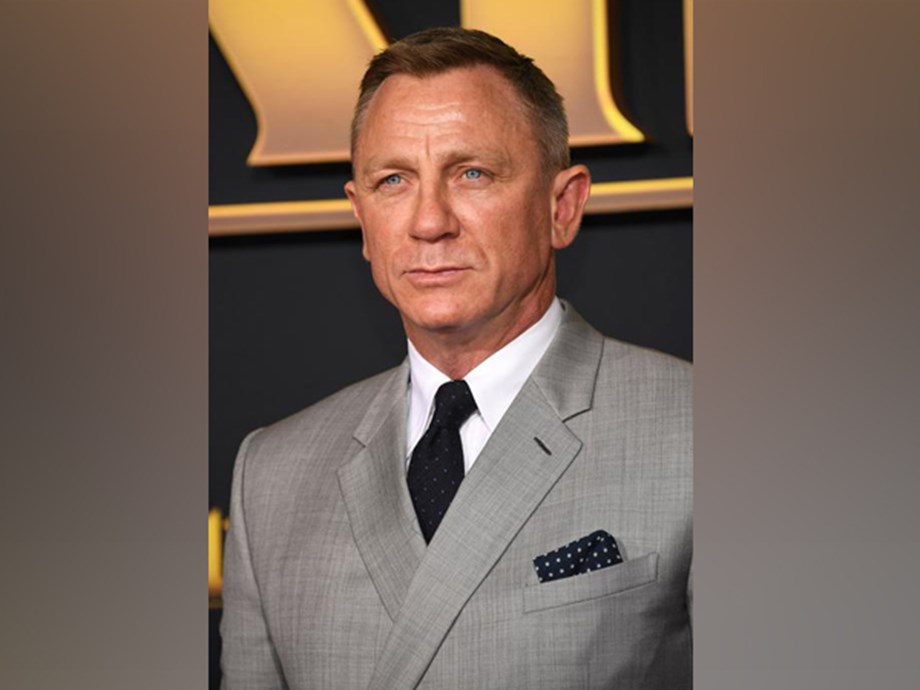 Daniel Craig to receive star on Hollywood Walk of Fame Daniel Craig to receive star on Hollywood Walk of Fame