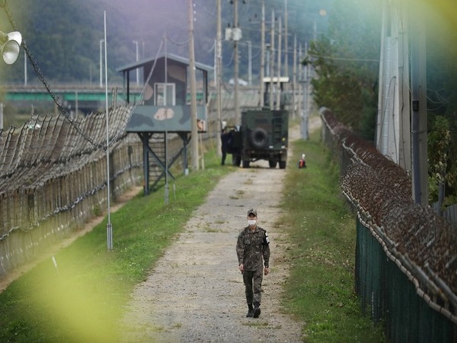 Unidentified person crosses militarized border from South Korea to North Korea Unidentified person crosses militarized border from South Korea to North Korea