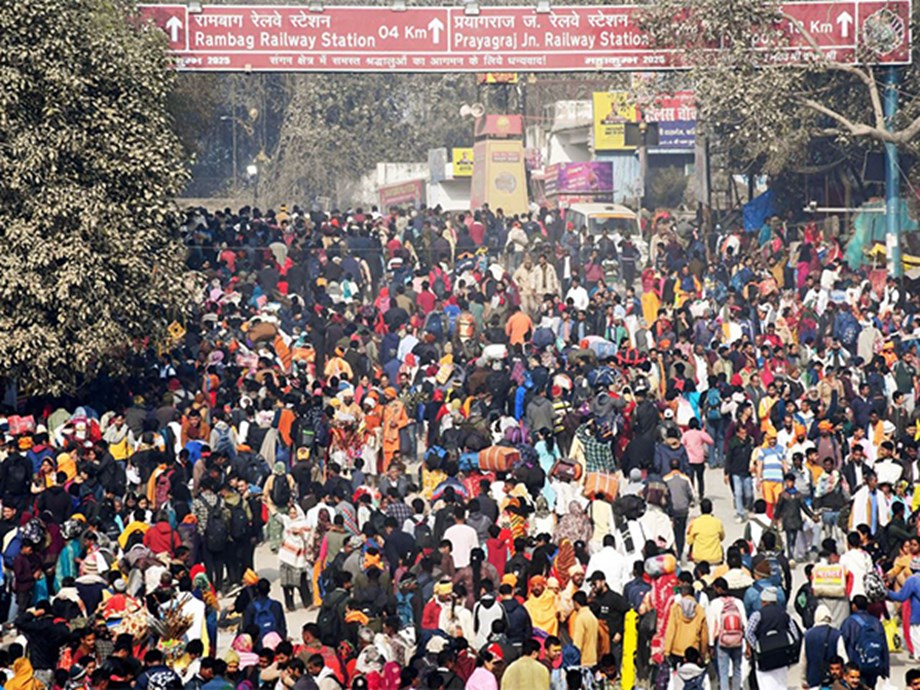 Prayagraj Declares Holiday Amid Maha Kumbh Devotee Surge Prayagraj Declares Holiday Amid Maha Kumbh Devotee Surge
