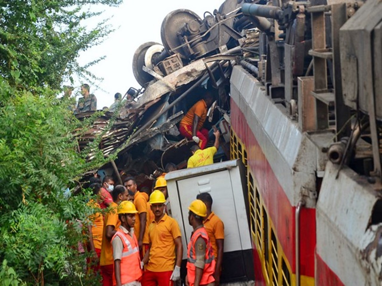 Death toll climbs to 288, over 1,000 injured in Odisha train crash: Railways | Headlines