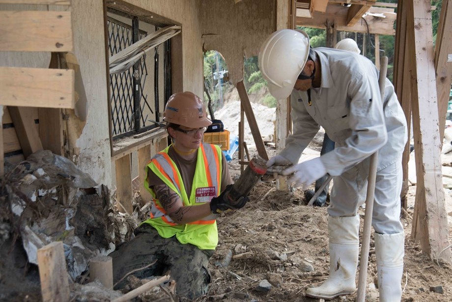 At least 19 missing as mudslide west of Tokyo hits houses At least 19 missing as mudslide west of Tokyo hits houses
