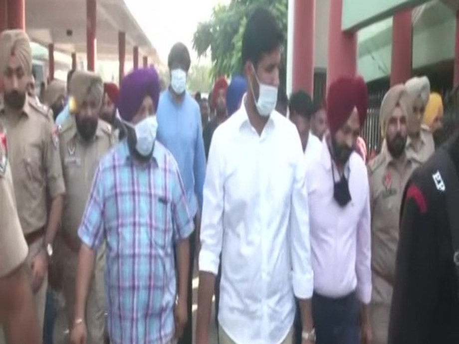 Transport Minister kicks off cleanliness drive in Punjab, says will end mafia in 10 days Transport Minister kicks off cleanliness drive in Punjab, says will end mafia in 10 days