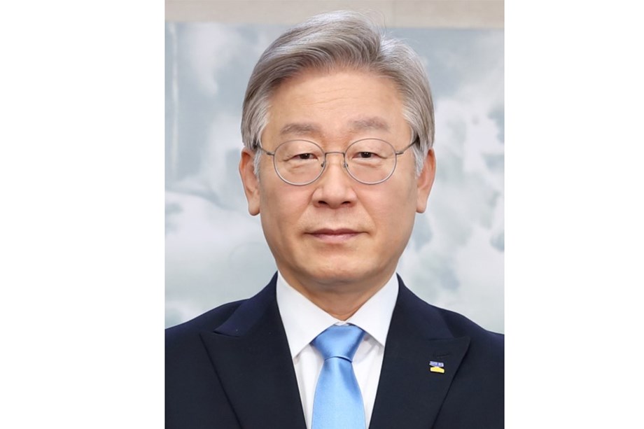 Lee Jae-myungs Surprising Swing: South Korea at a Crossroads Lee Jae-myungs Surprising Swing: South Korea at a Crossroads