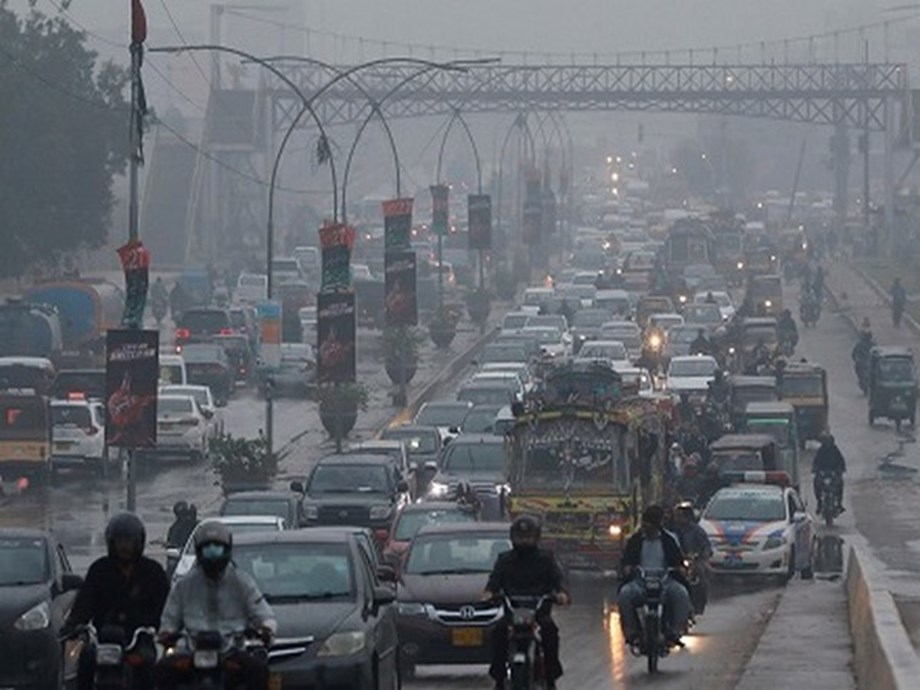 Pakistan: Karachi experiences heavy rainfall; water accumulated on highways Pakistan: Karachi experiences heavy rainfall; water accumulated on highways