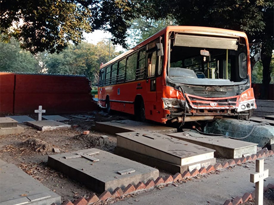 Delhi: DTC bus crashes into Christian cemetery, damages wall Delhi: DTC bus crashes into Christian cemetery, damages wall