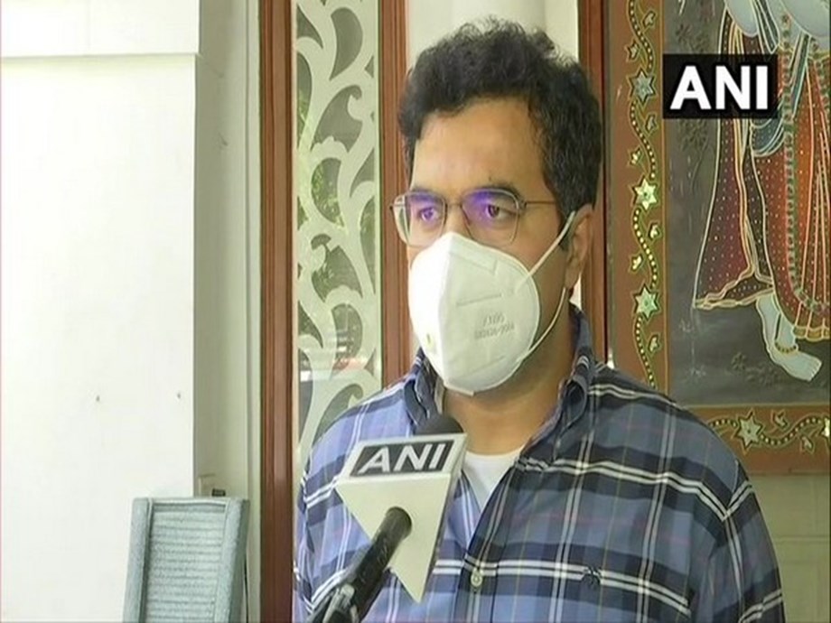 Indian naval ship deployed to transport filled oxygen tankers from Kuwait Indian naval ship deployed to transport filled oxygen tankers from Kuwait