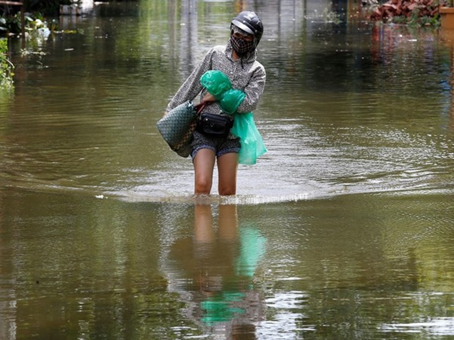 Death toll jumps to more than 300 in recent China flooding Death toll jumps to more than 300 in recent China flooding