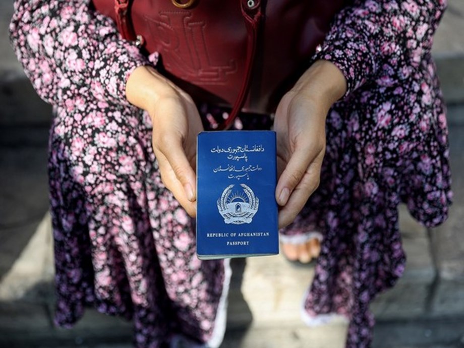 Kabul residents complain of slow passport distribution procedure Kabul residents complain of slow passport distribution procedure