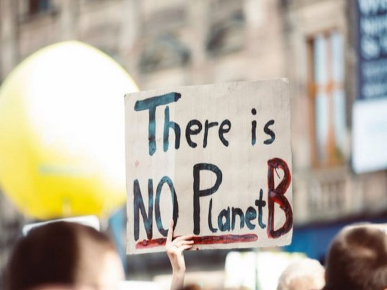 Les manifestants du monde entier réclament la fin des combustibles fossiles alors que la Terre se réchauffe