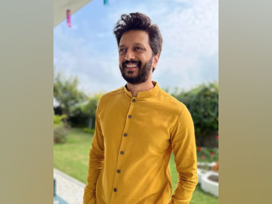Riteish Deshmukh heads to his hometown Latur for Diwali Riteish Deshmukh heads to his hometown Latur for Diwali