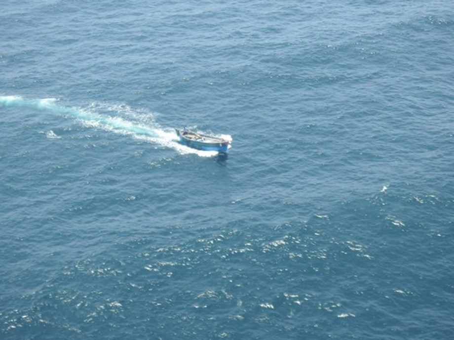 Tim penyelamat menemukan 10 korban kapal karam lainnya di Indonesia